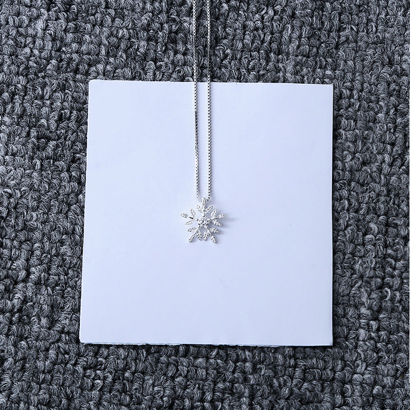 EIRA – Silber-Schneeflocken-Halskette